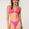 Braguita de bikini atrevida con cintura en V y pierna alta acanalada Braguita de bikini atrevida con cintura en V y pierna alta acanalada