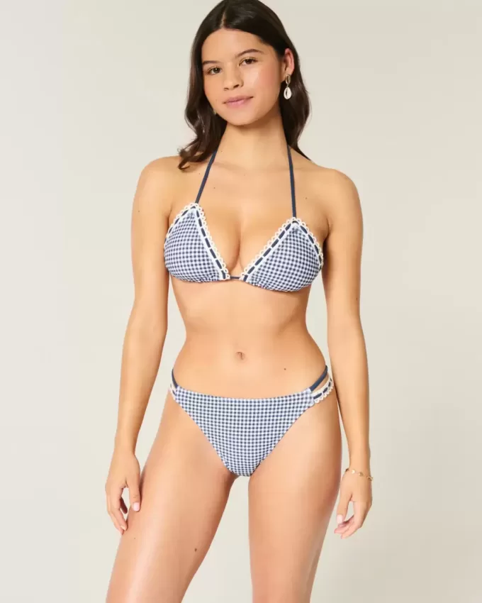 Braguita de bikini atrevida con doble tirante y ribete estilo crochet Braguita de bikini atrevida con doble tirante y ribete estilo crochet