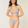Braguita de bikini atrevida con doble tirante y ribete estilo crochet Braguita de bikini atrevida con doble tirante y ribete estilo crochet