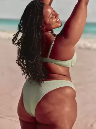 Braguita de bikini atrevida de pierna alta y canalé