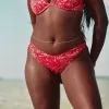 Braguita de bikini atrevida de pierna alta y canalé