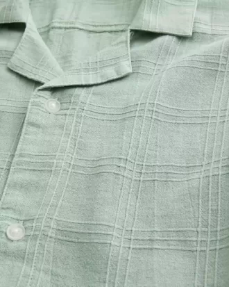 Camisa texturizada de manga corta de mezcla de lino con corte cuadrado Camisa texturizada de manga corta de mezcla de lino con corte cuadrado