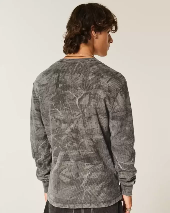 Camisa térmica de manga larga con estampado de camuflaje y cuello redondo Camisa térmica de manga larga con estampado de camuflaje y cuello redondo