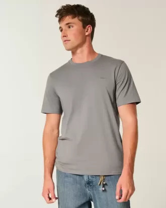 Camiseta clásica con cuello redondo y logotipo