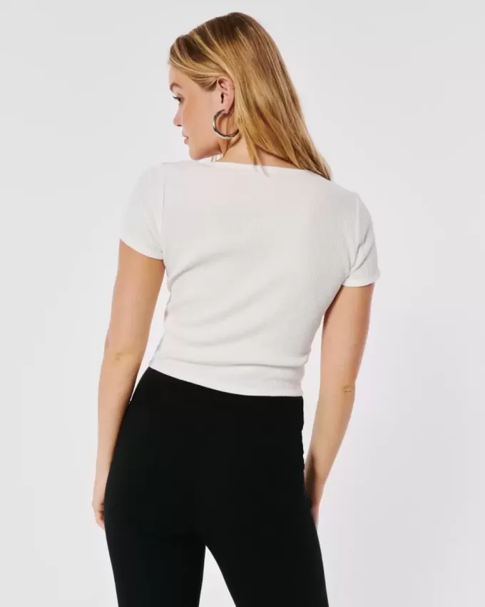 Camiseta con botones y diseño de gofre