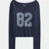 Camiseta con gráfico de números y hombros descubiertos con ribete de encaje