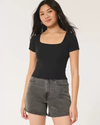 Camiseta de bebé con cuello cuadrado acanalado