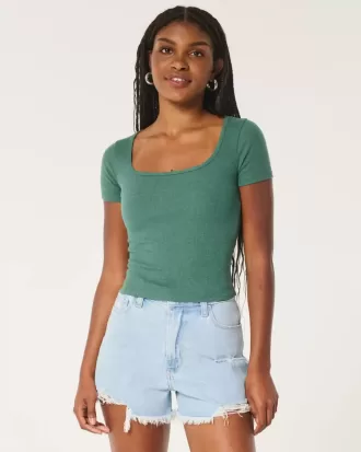 Camiseta de bebé con cuello cuadrado acanalado