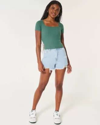 Camiseta de bebé con cuello cuadrado acanalado