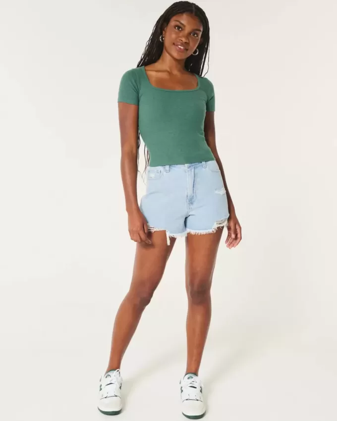 Camiseta de bebé con cuello cuadrado acanalado