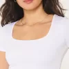 Camiseta de bebé de cuello cuadrado y tela sin costuras