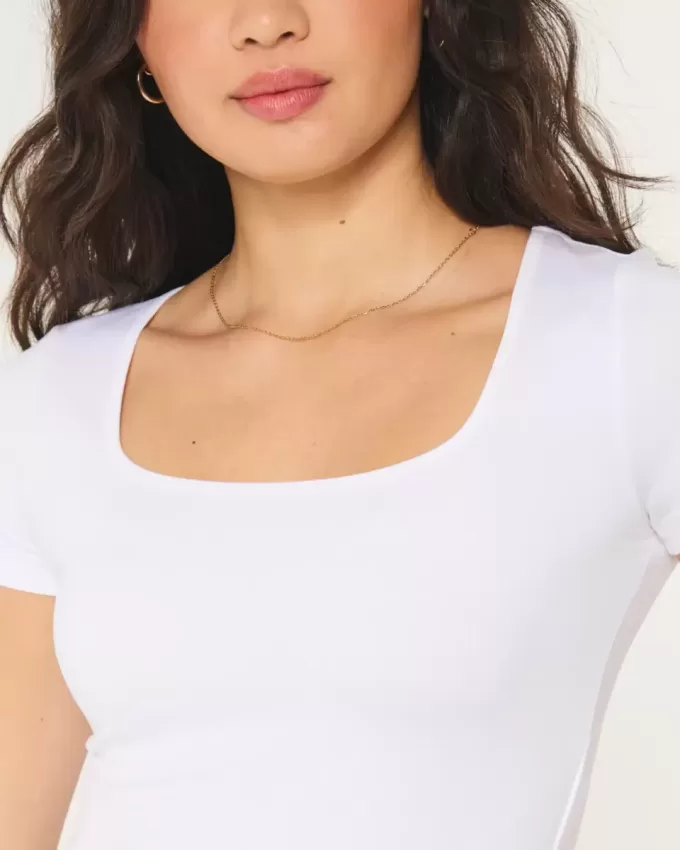 Camiseta de bebé de cuello cuadrado y tela sin costuras