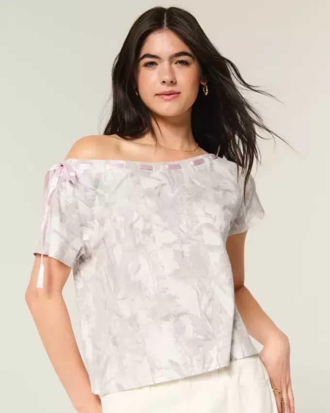 Camiseta de camuflaje con hombros descubiertos y lazo fácil