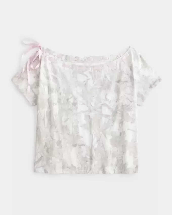 Camiseta de camuflaje con hombros descubiertos y lazo fácil