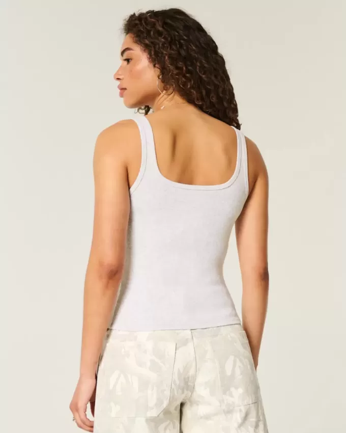 Camiseta de cuello cuadrado con botones acanalados