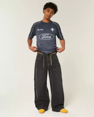 Camiseta de fútbol con gráfico del Ford Mustang de forma cuadrada