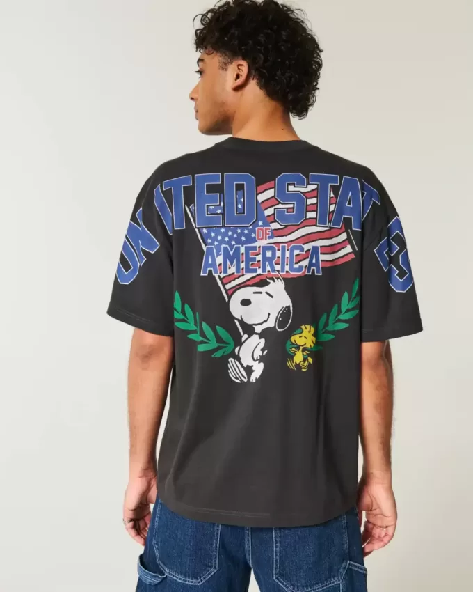 Camiseta gráfica cuadrada de Snoopy USA