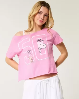 Camiseta gráfica de Snoopy con hombros descubiertos