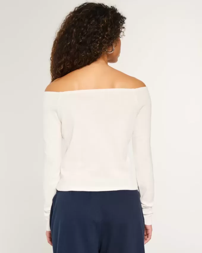 Camiseta gráfica londinense con hombros descubiertos