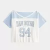 Camiseta gráfica universitaria extragrande con hombros descubiertos de San Diego