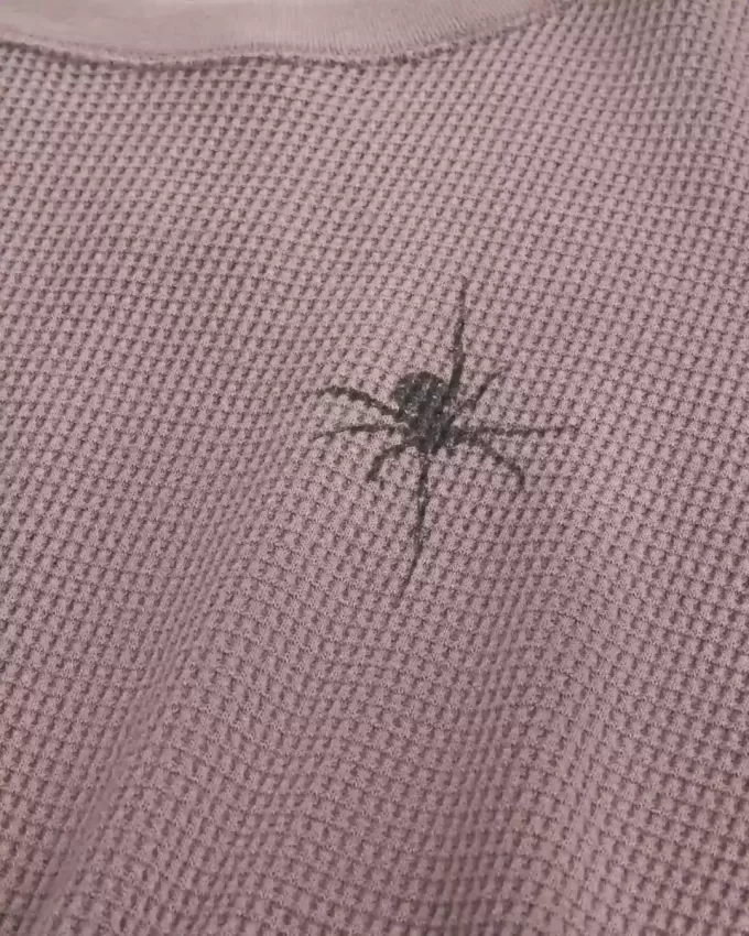 Camiseta térmica con estampado de araña Camiseta térmica con estampado de araña