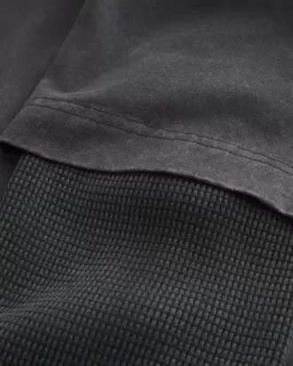 Camiseta térmica con gráfico Tokio en capas y corte cuadrado