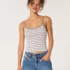 Camisola acanalada con escote redondo Camisola acanalada con escote redondo