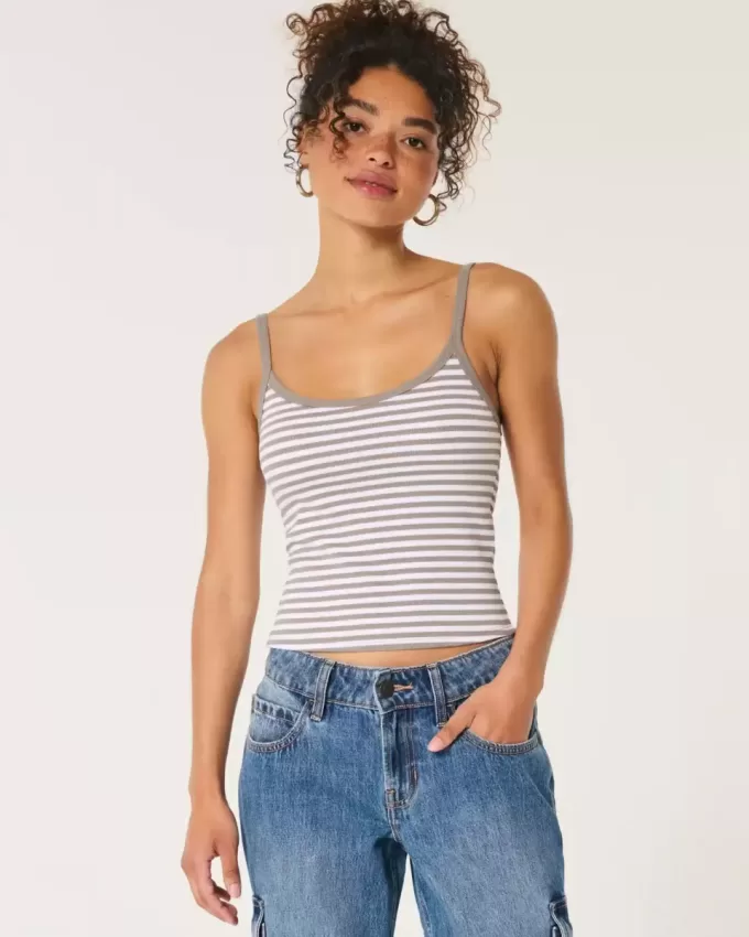 Camisola acanalada con escote redondo Camisola acanalada con escote redondo