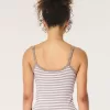 Camisola acanalada con escote redondo Camisola acanalada con escote redondo