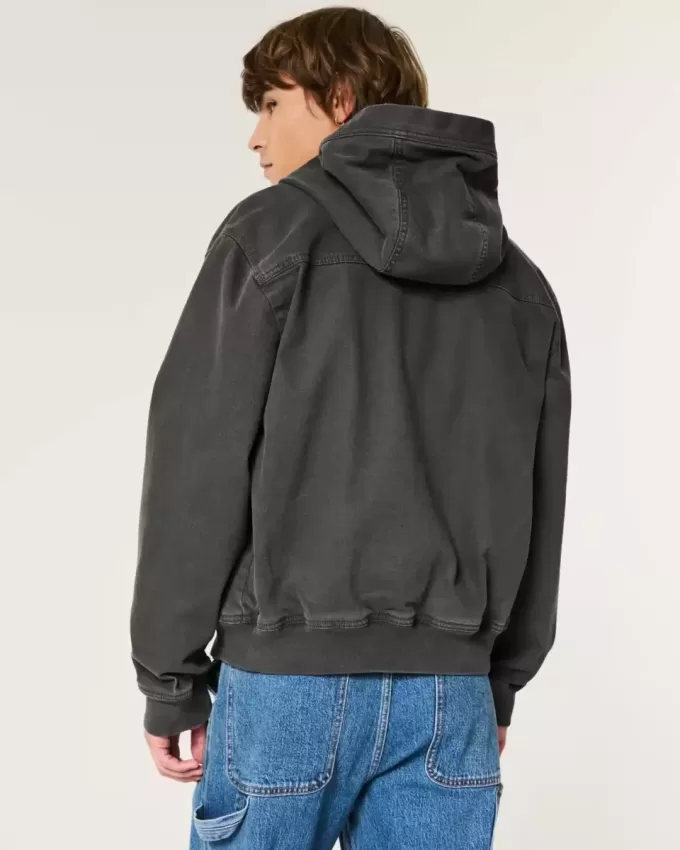 Chaqueta con capucha y cremallera Chaqueta con capucha y cremallera