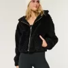 Chaqueta con cremallera de piel sintética rizada Chaqueta con cremallera de piel sintética rizada