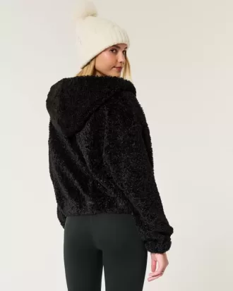 Chaqueta con cremallera de piel sintética rizada