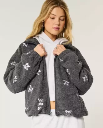 Chaqueta de polar sherpa bordada