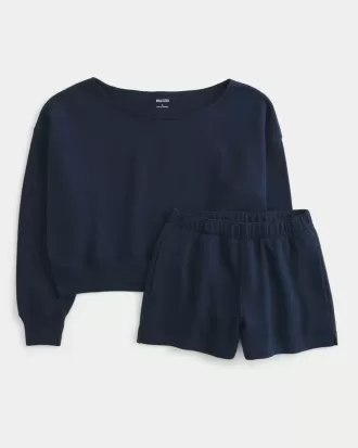 Conjunto de sudadera con hombros descubiertos y pantalones cortos de polar