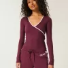 Gilly Hicks Active – Top cruzado con ribete Gilly Hicks Active – Top cruzado con ribete