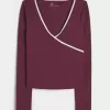 Gilly Hicks Active – Top cruzado con ribete Gilly Hicks Active – Top cruzado con ribete