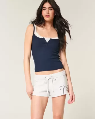 Mini shorts de polar con gráficos de números