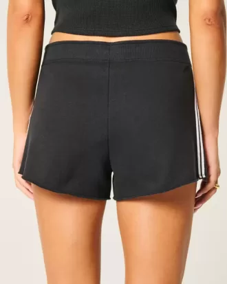 Mini shorts de polar con rayas laterales