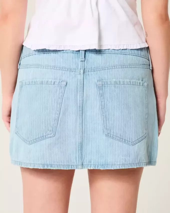 Minifalda vaquera de tiro bajo con rayas de ferrocarril Minifalda vaquera de tiro bajo con rayas de ferrocarril