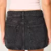 Minifalda vaquera negra lavada de tiro bajo Minifalda vaquera negra lavada de tiro bajo