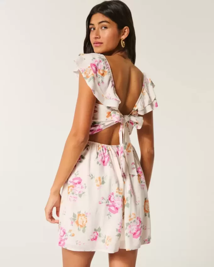 Minivestido con cintura en V y mangas onduladas