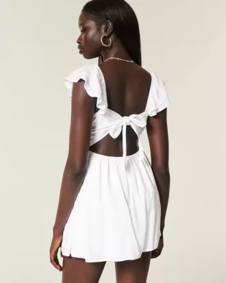 Minivestido con cintura en V y mangas onduladas