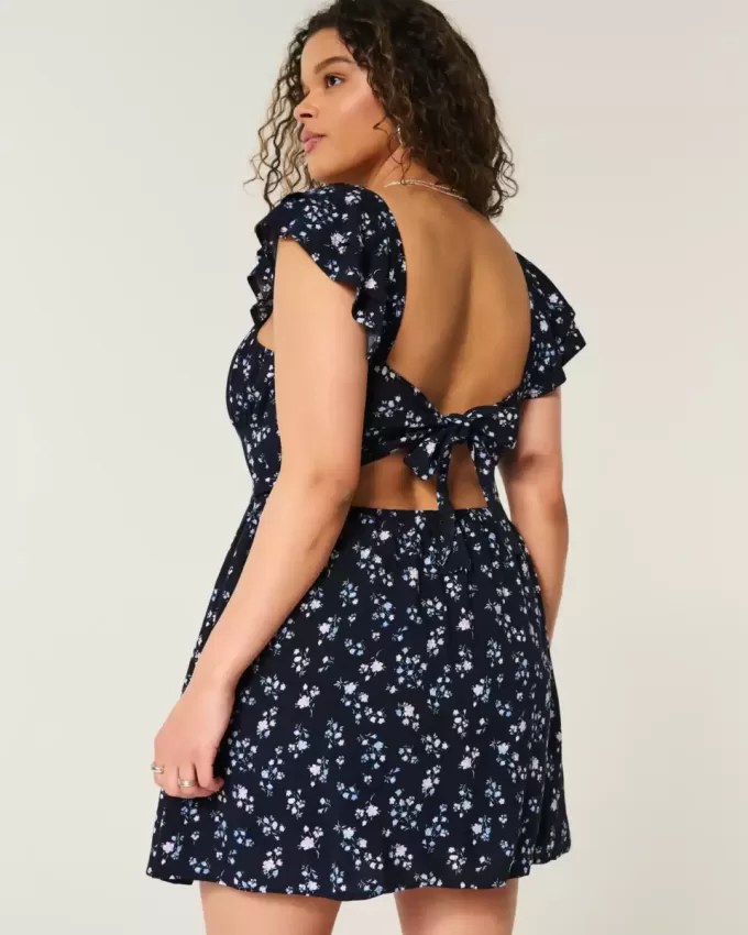 Minivestido con cintura en V y mangas onduladas