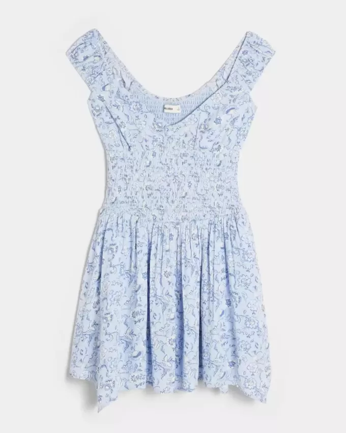 Minivestido con hombros descubiertos y dobladillo asimétrico