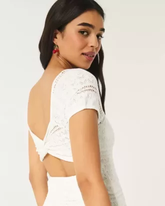 Minivestido de crochet con espalda retorcida y mangas cortas