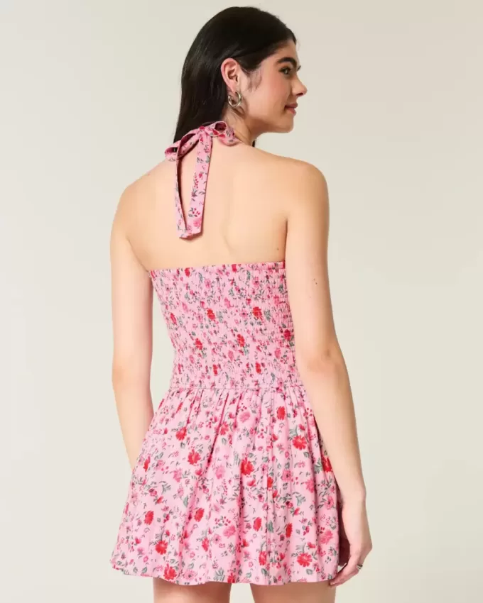 Minivestido halter con cintura caída Minivestido halter con cintura caída