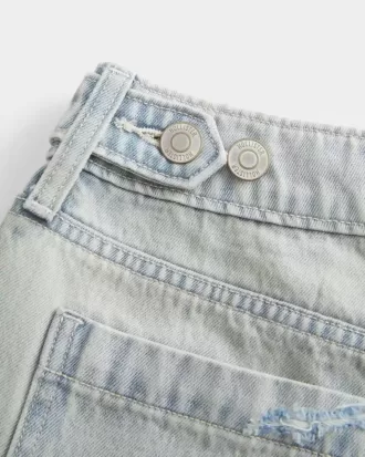 Pantalón corto holgado de tiro bajo con cintura ajustable y lavado claro