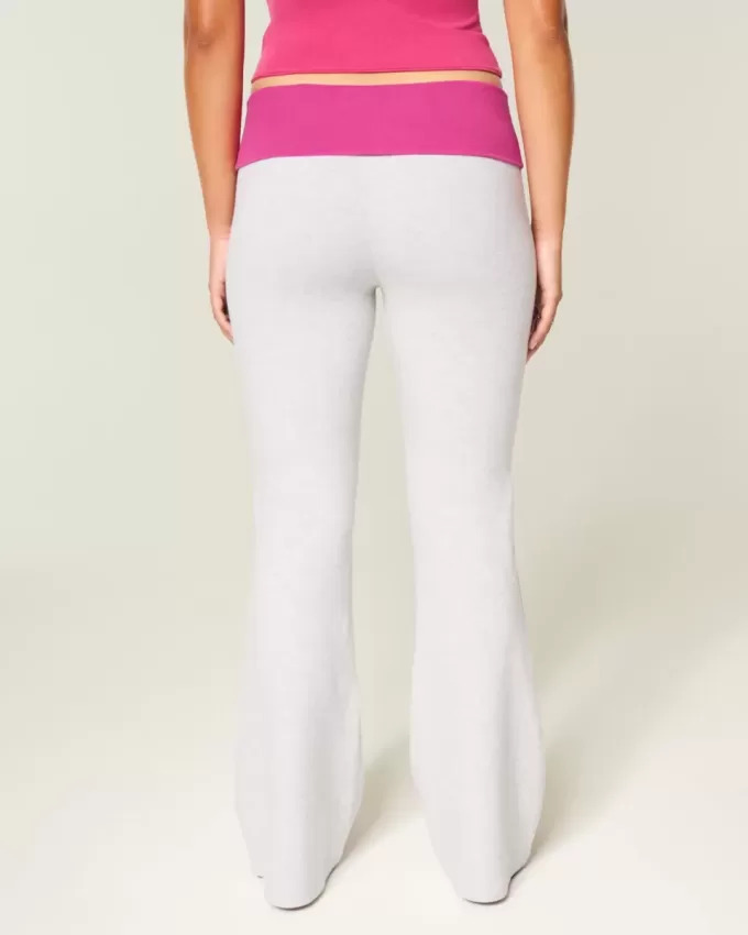 Pantalones acampanados con cintura plegable y estampado de hibisco