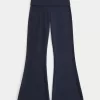 Pantalones acampanados con cintura plegable y estampado gráfico Aloha