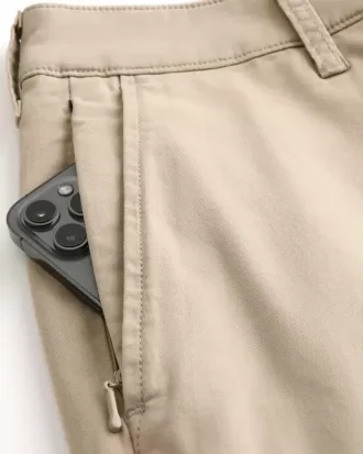 Pantalones chinos rectos y ajustados